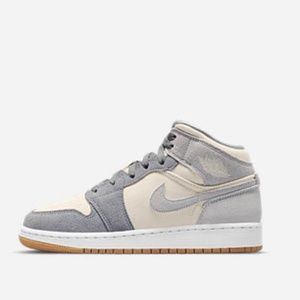Air Jordan 1 Mid SE